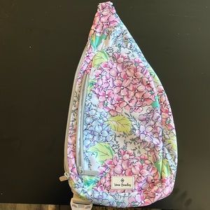 Vera Bradley Essential Compact Sling